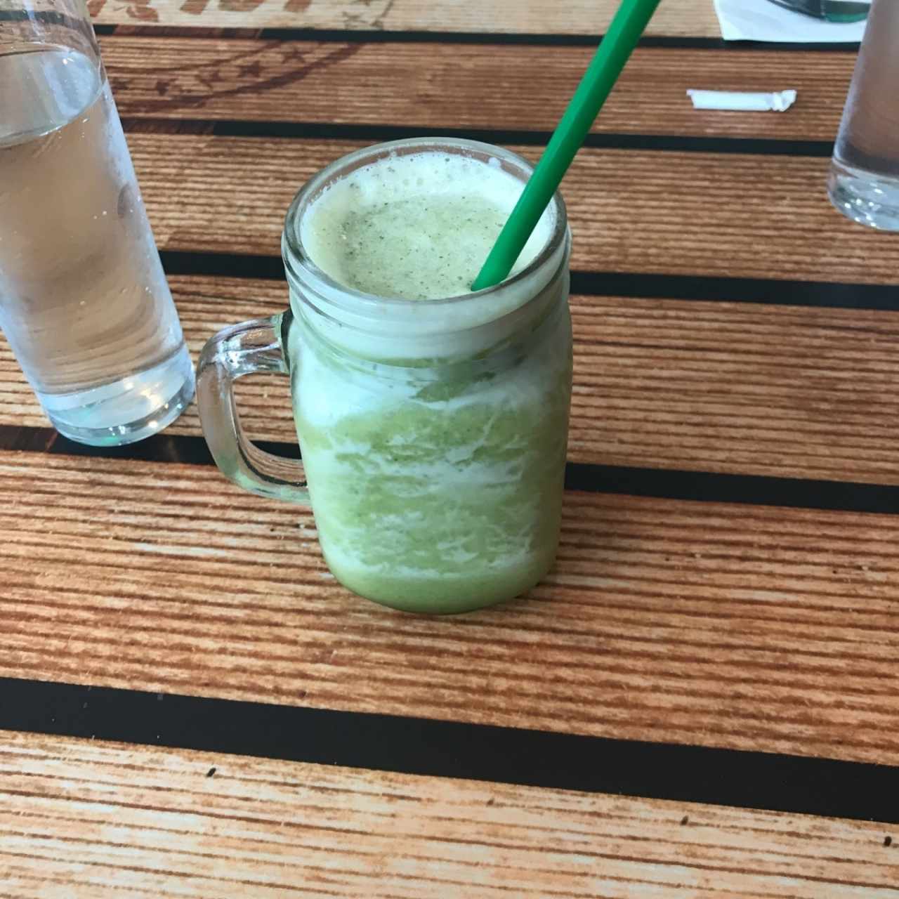 limonada de piña con hierbabuena