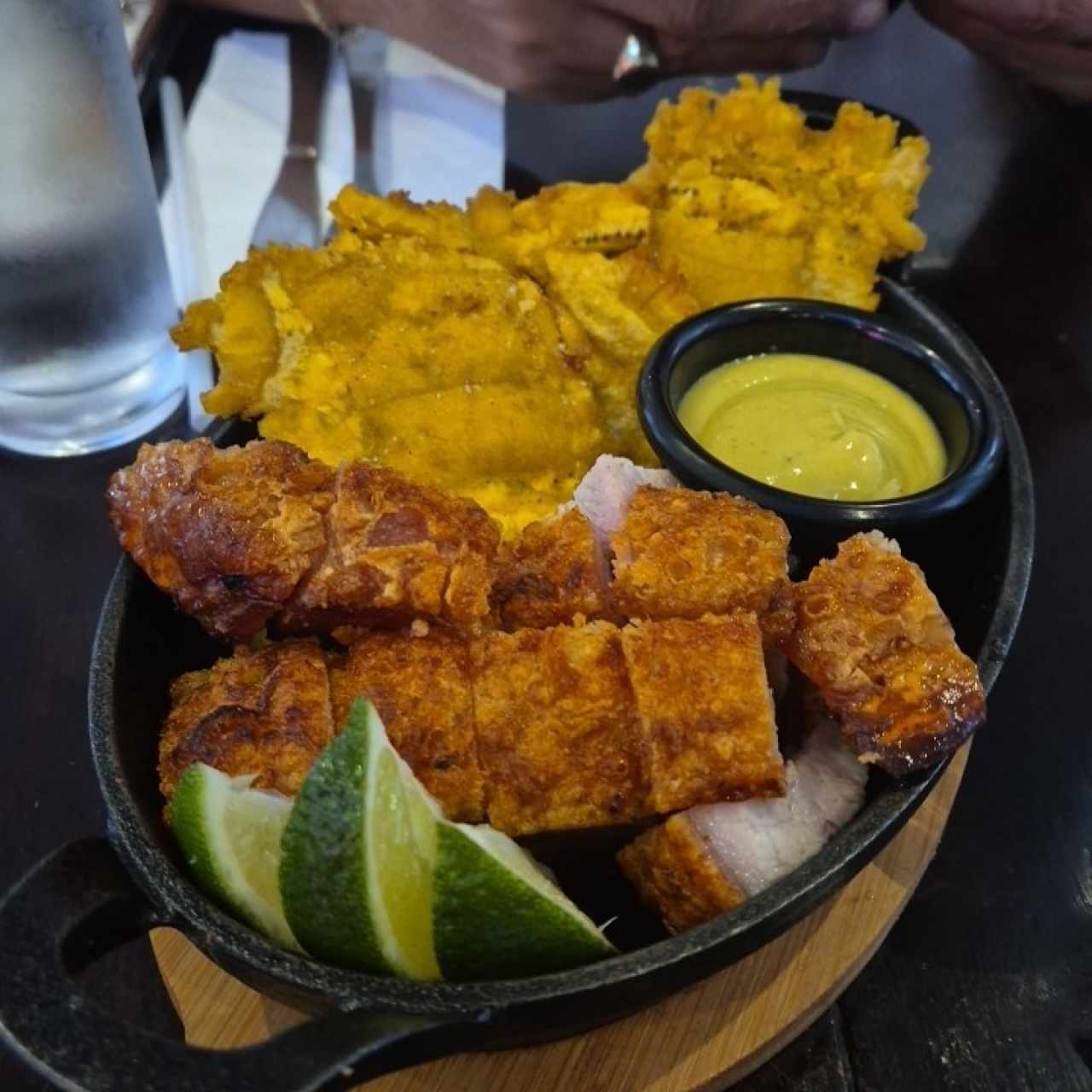 Chicharrón al Barril