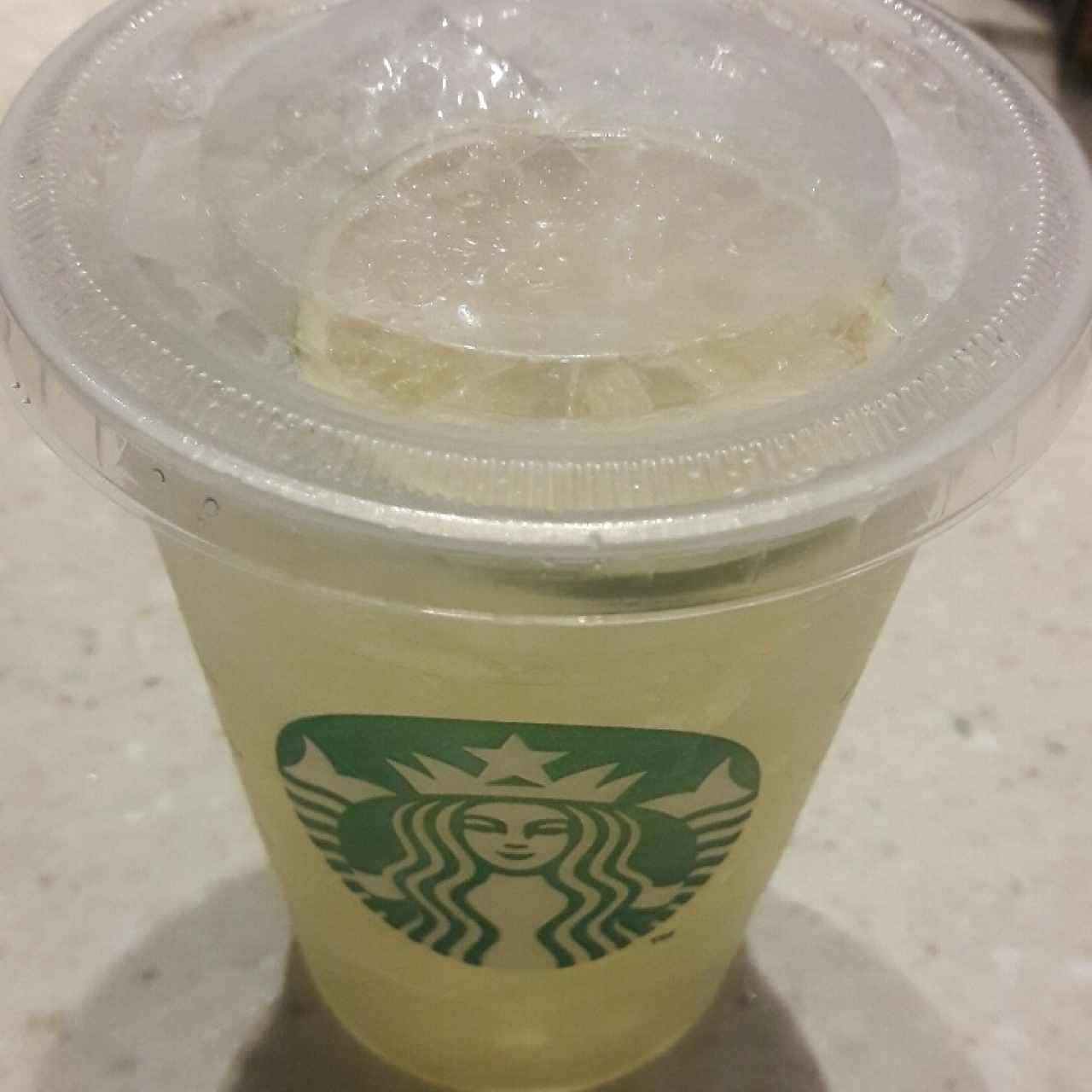 Starbucks refreshers de limón