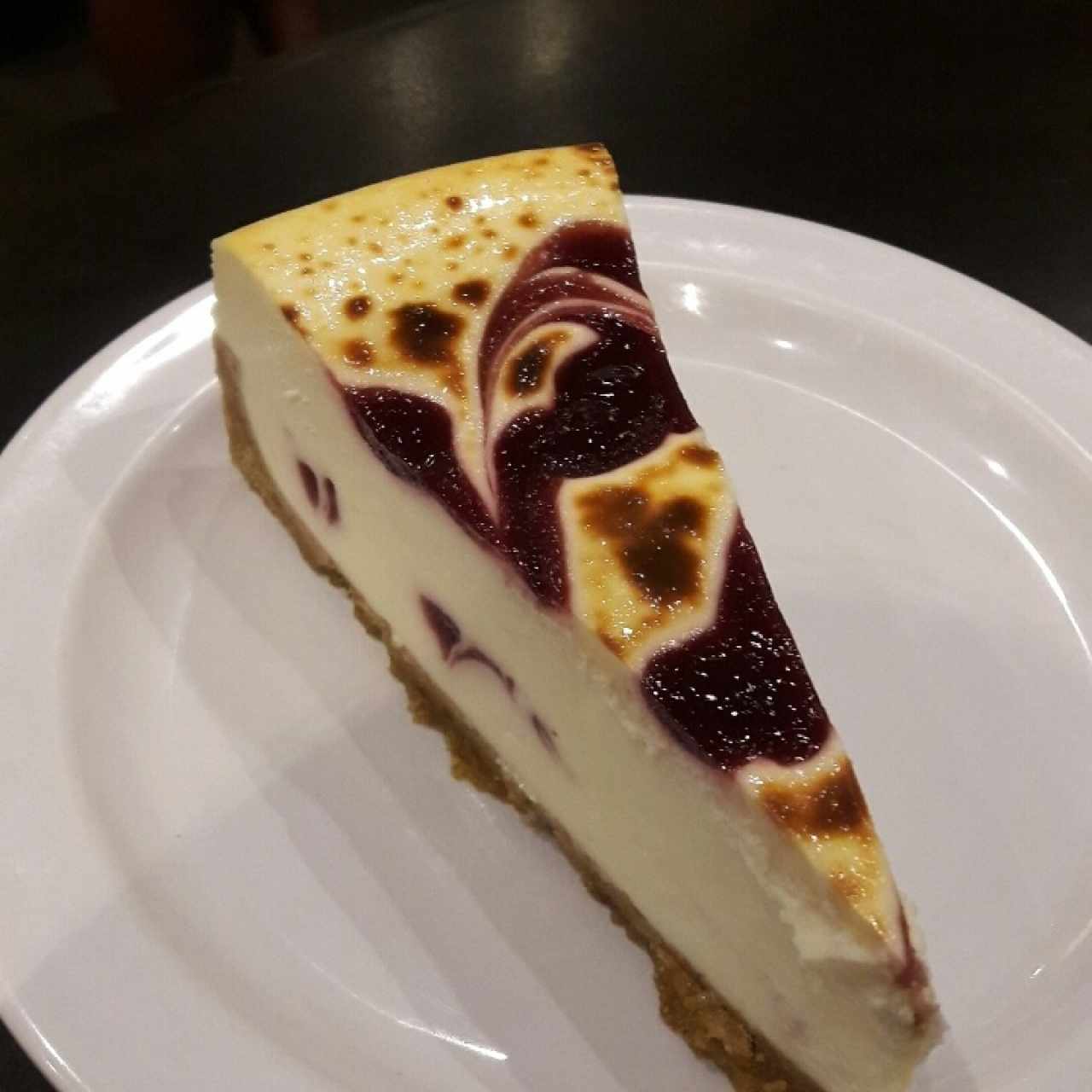 cheesecake de chocolate blanco y blueberry