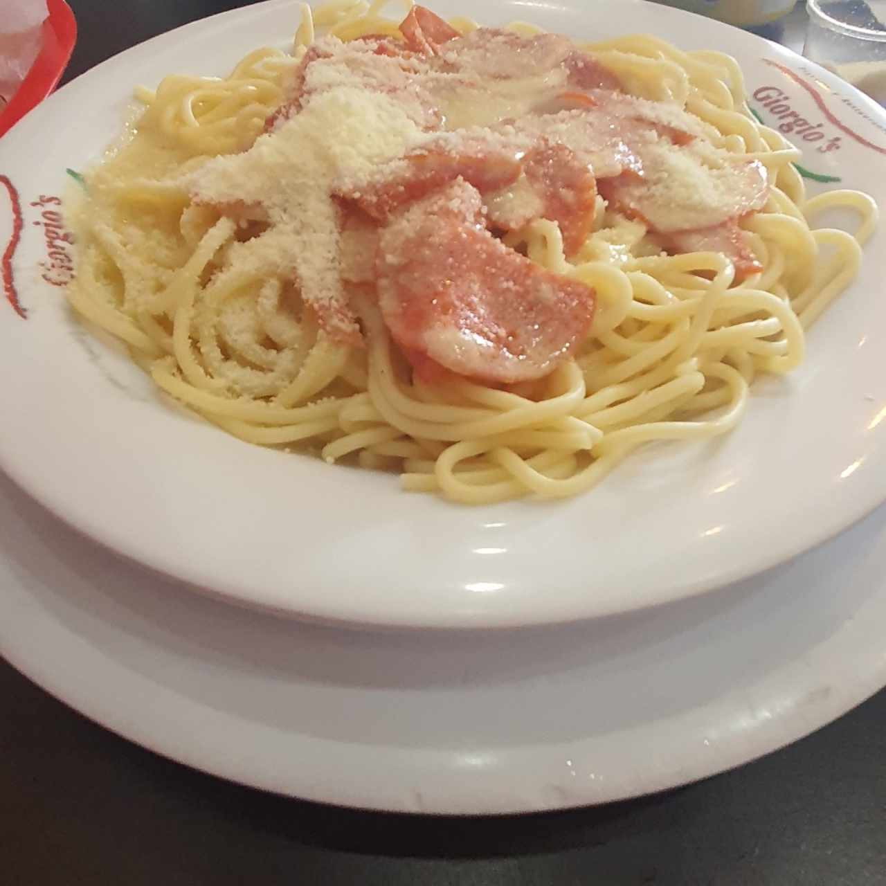 Spaghetti en Salsa Blanca con Pepperoni