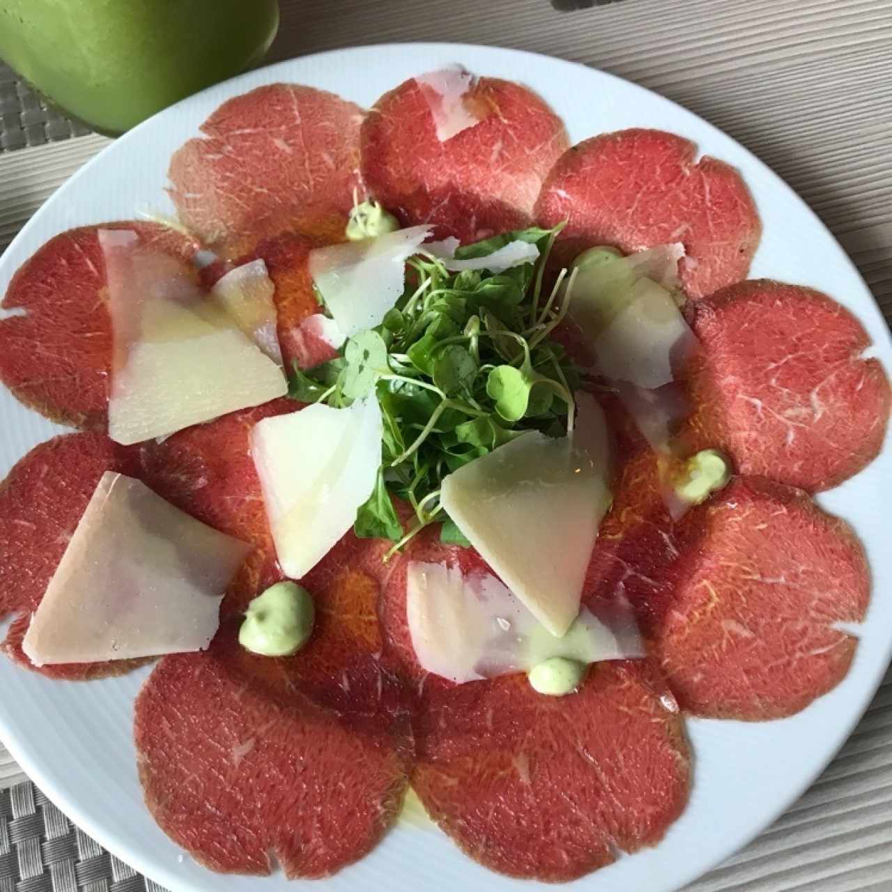 Carpaccio de res