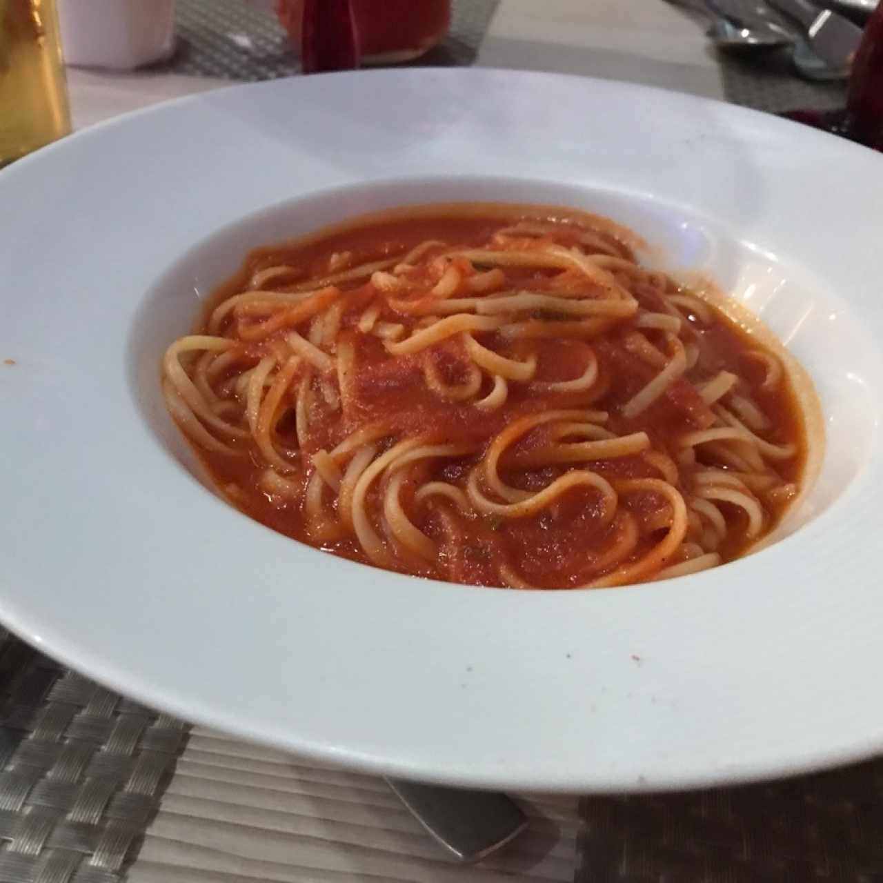 espaguetis en salsa roja