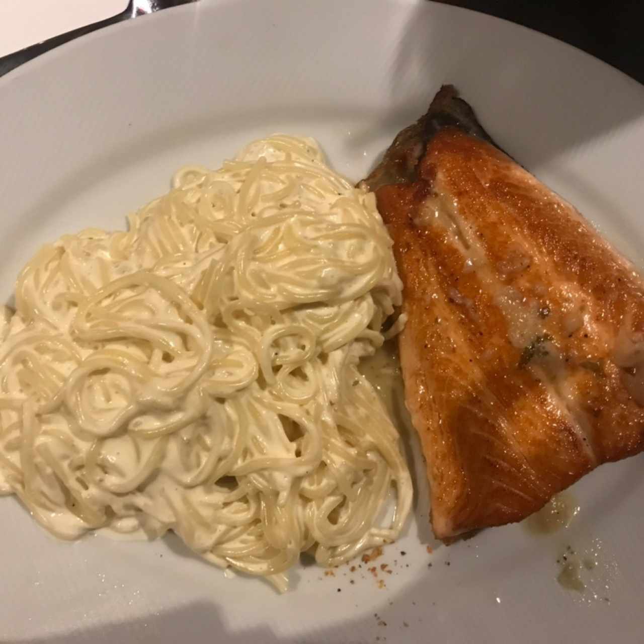 Salmon al Limón con Pasta a la crema