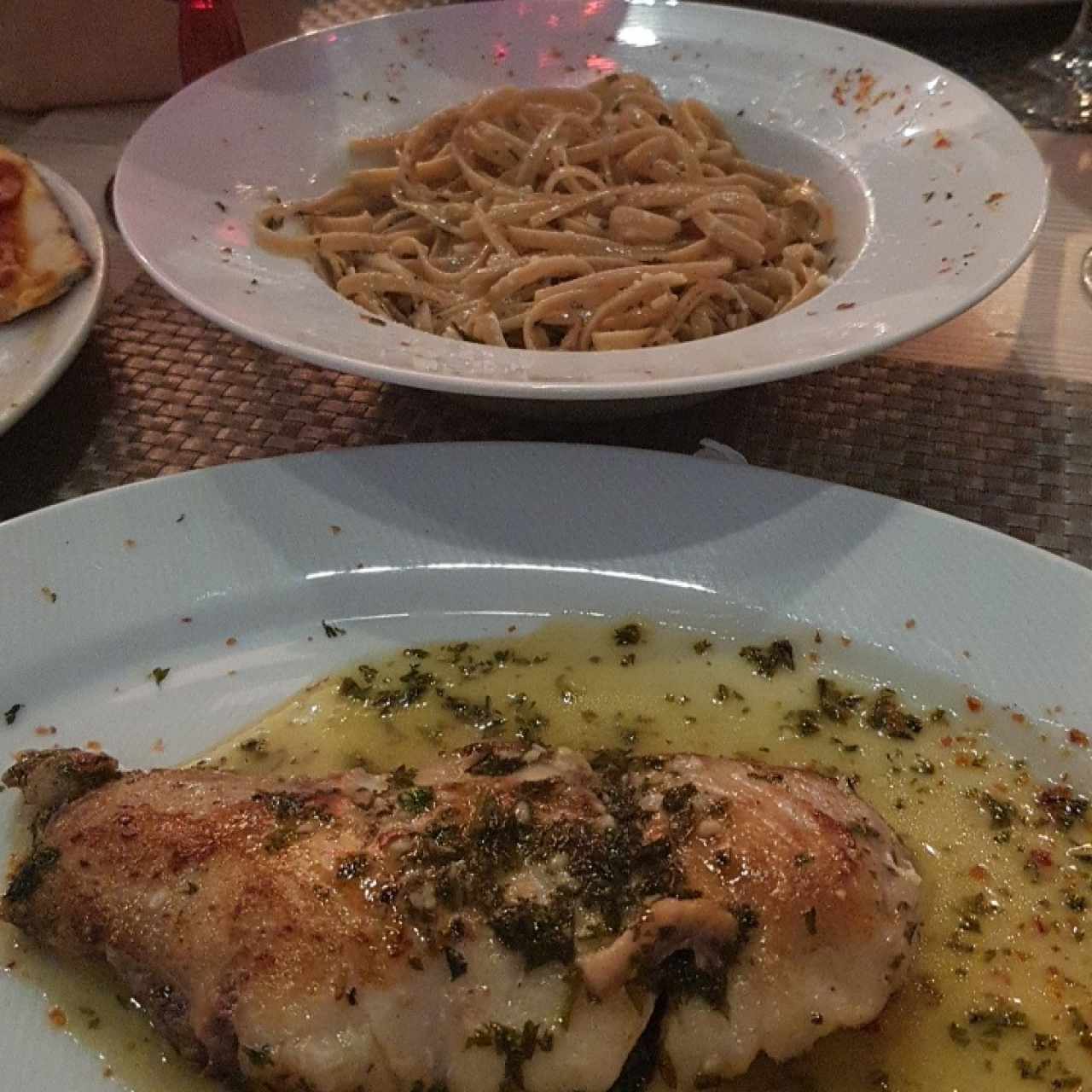 corvina al ajillo con pasta integral al óleo 