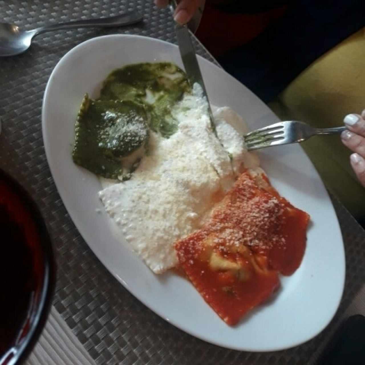 Ravioli en salsa Tricolor