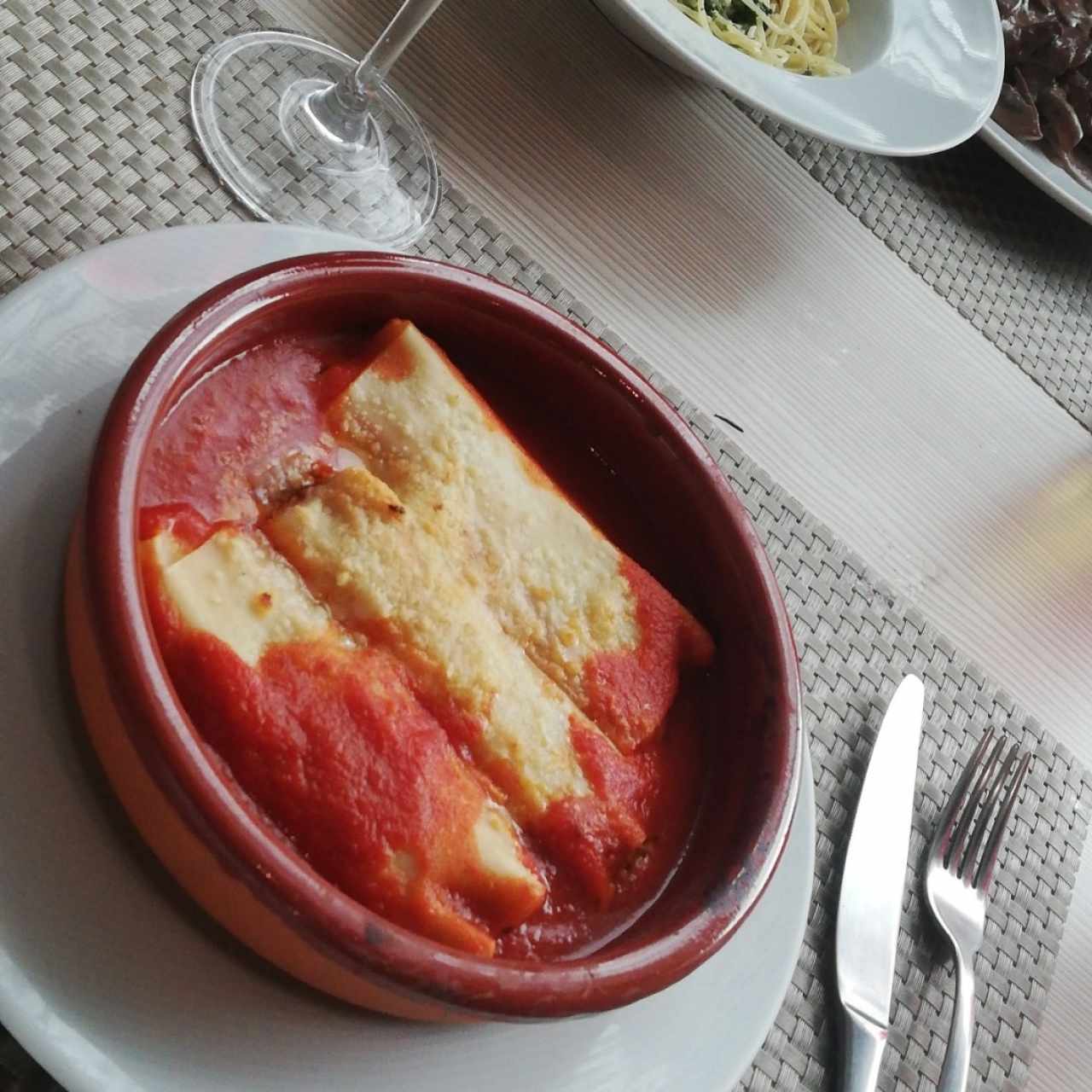 caneloni de espinaca con queso Ricotta