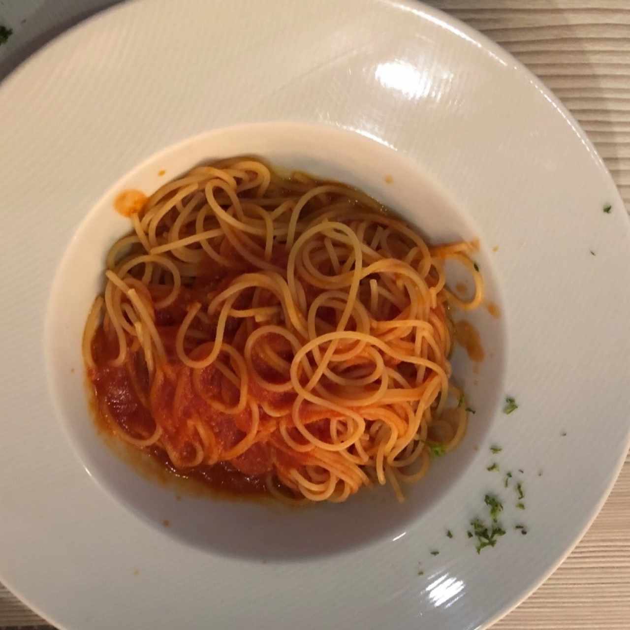spaghetti al pomodoro de acompañamiento