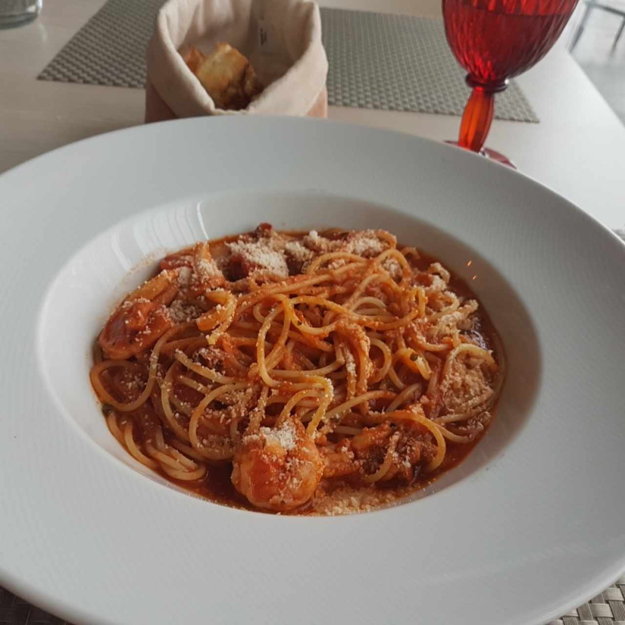 Spaghetti Pomodoro Fruti di Mare