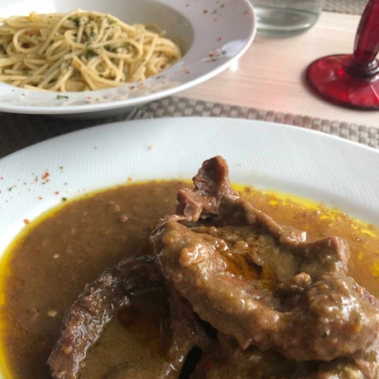 ossobuco con pasta al oleo