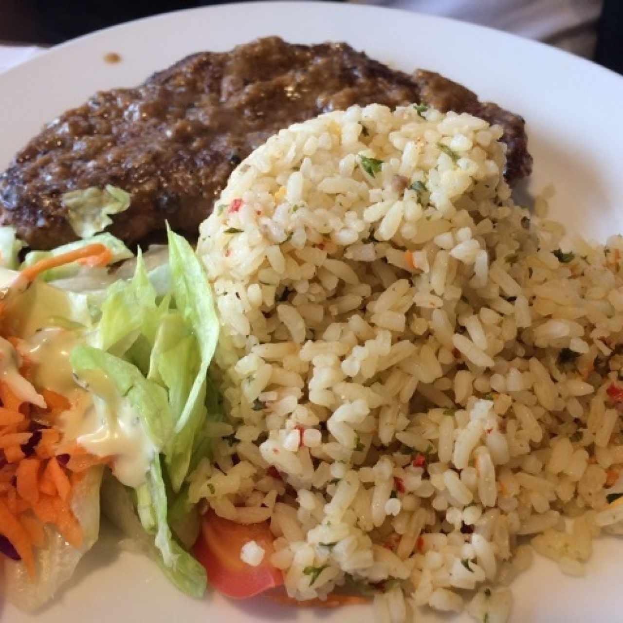 Filete de carne con arroz mi ranchito