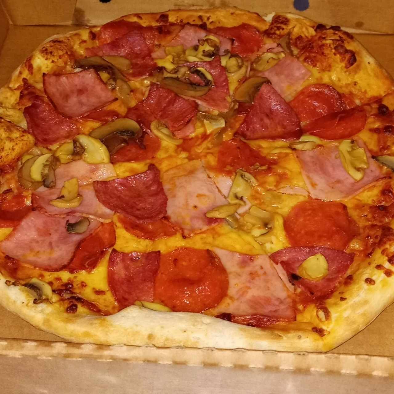 Pizza especial Giorgios