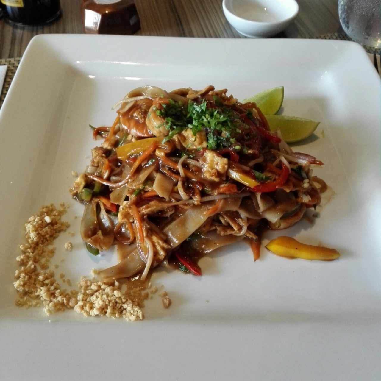 Pad thai de lagostino