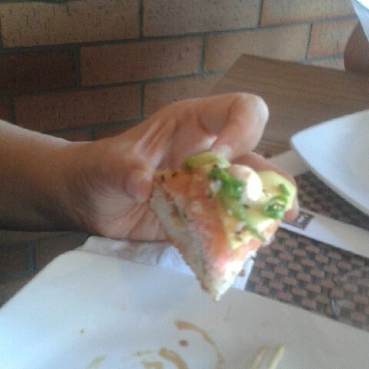pizza roll de salmón... solo quedaba este...
