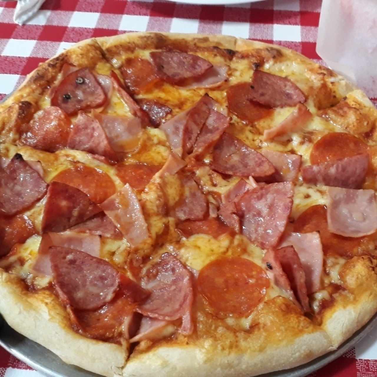 Pizza regular Giorgios