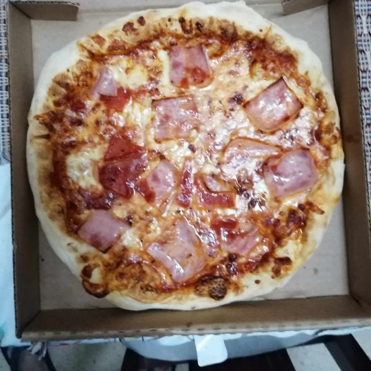 pizza con jamón