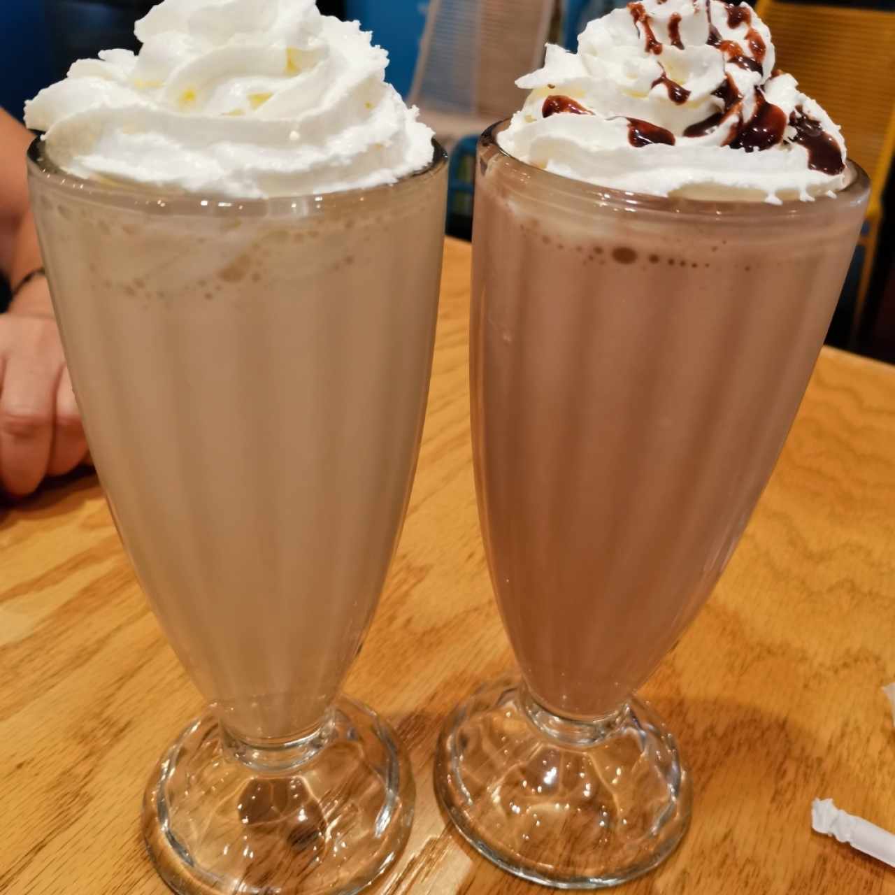 Milshake café y hershey cookies and cream.