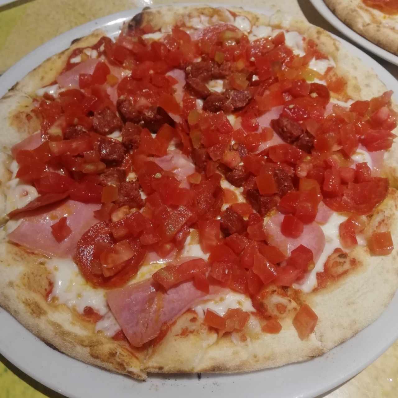 LA PIZZA - Carne & Compañía con extra tomatitos! 