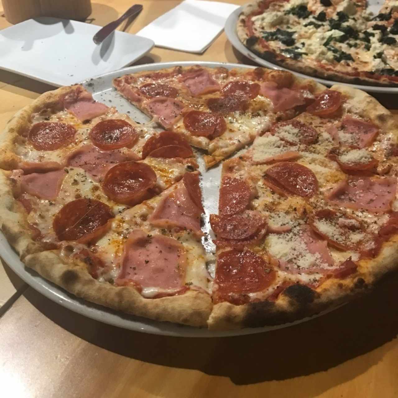 Peperoni + Jamon Pizza 😋