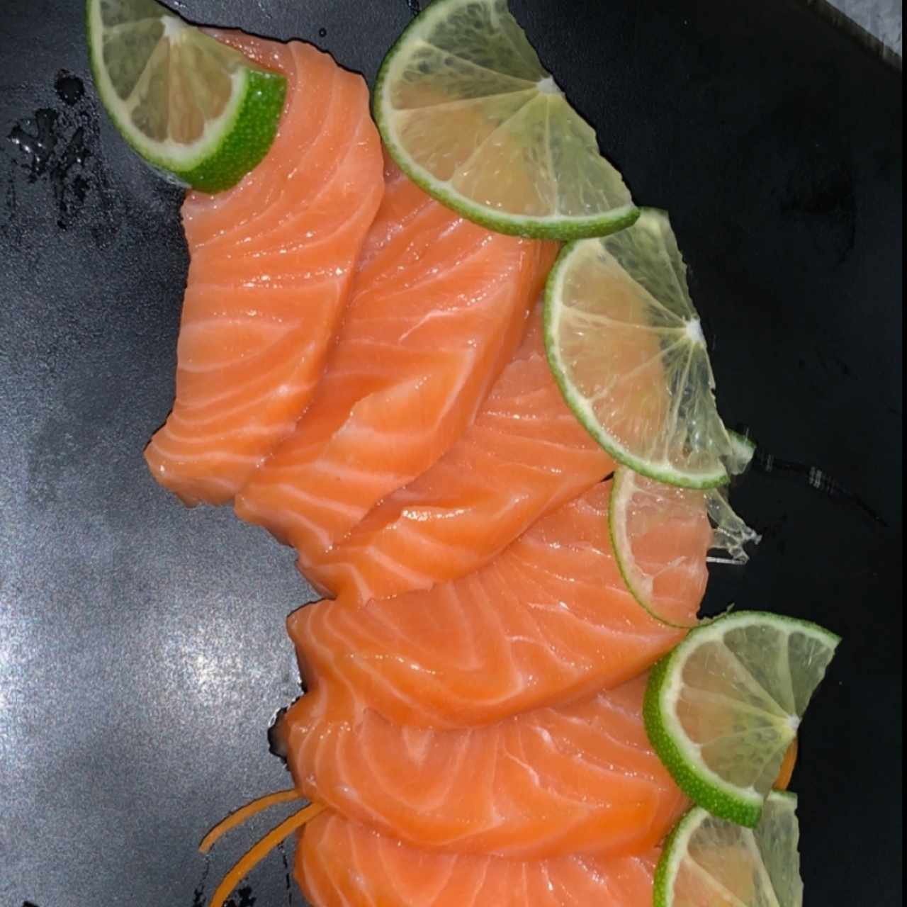 Sashimi de atún o salmón