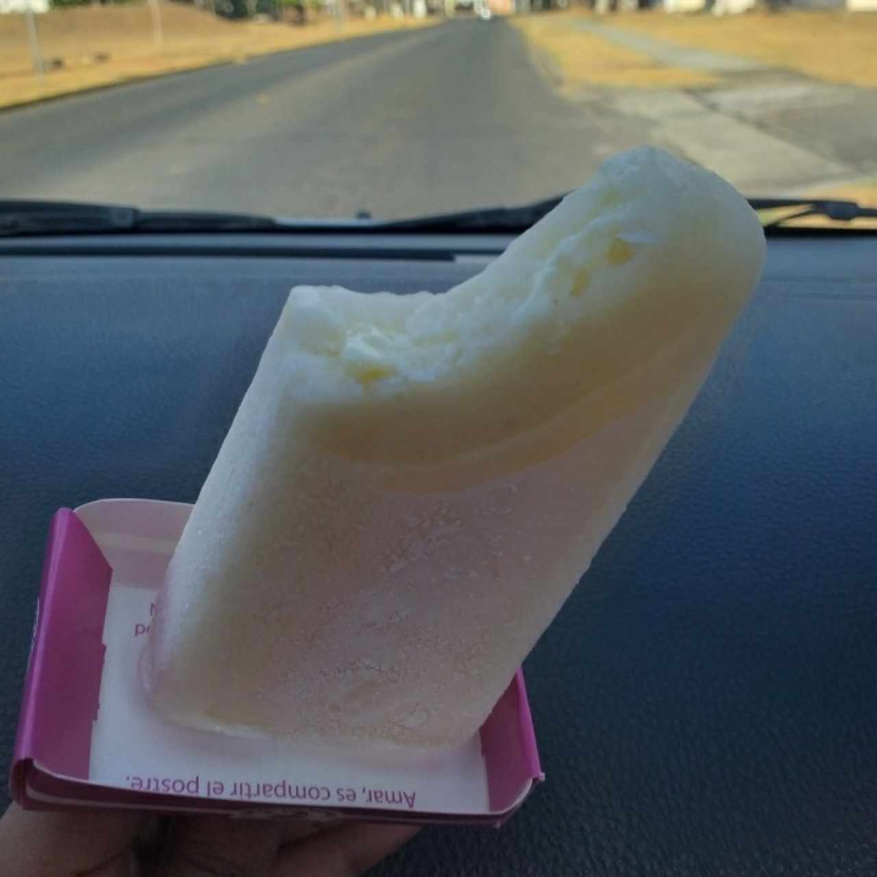 paleta de guanábana rellena de leche condensada