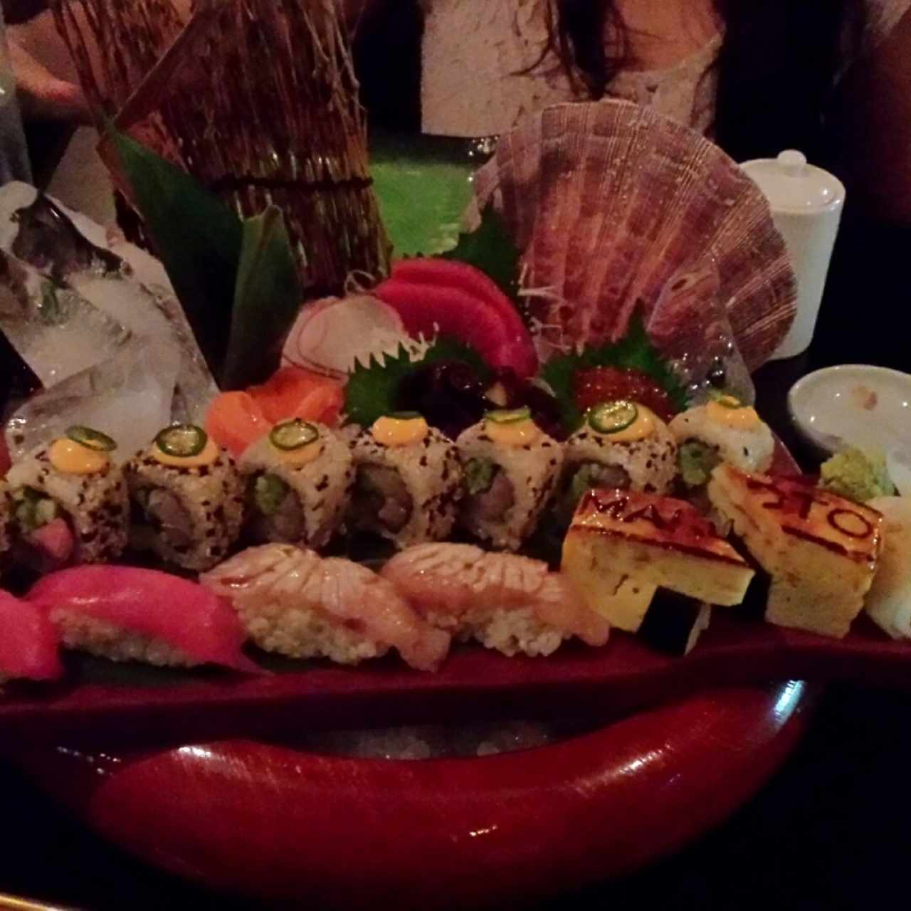 variedad de sushi en un Omakase de comida