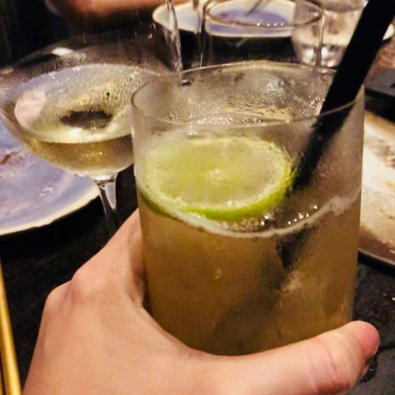 If you are not drinking, preguntale al server que te haga este cocktail de te verde sin azucar😜