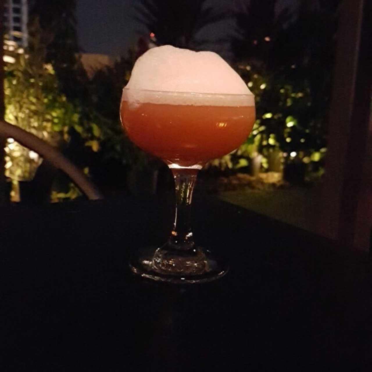 Coctel con tequila, tomate de arbol y ají chombo