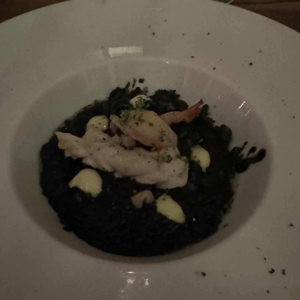 Arroz negro de mariscos con all i oli