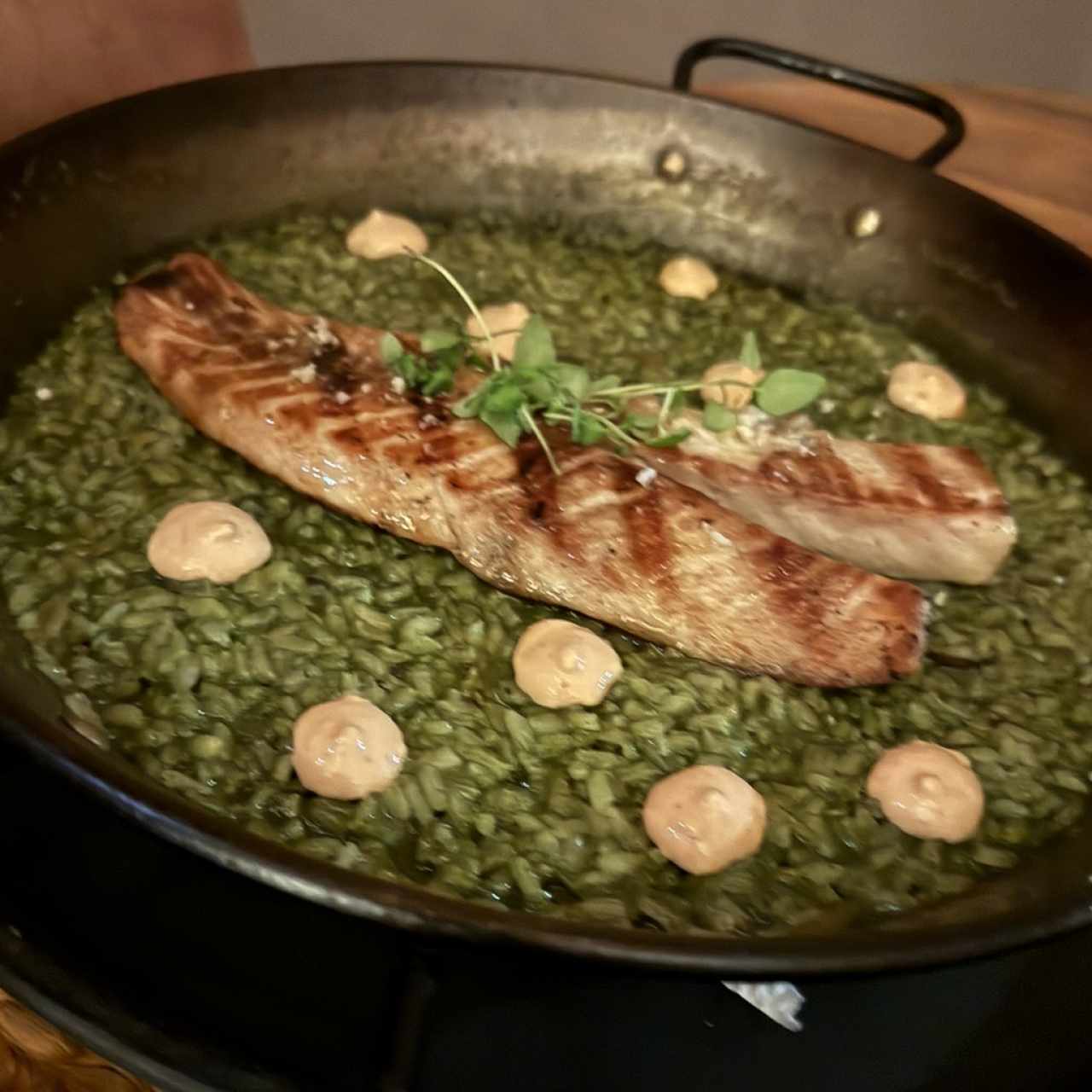 Arroz con puerros y cobia