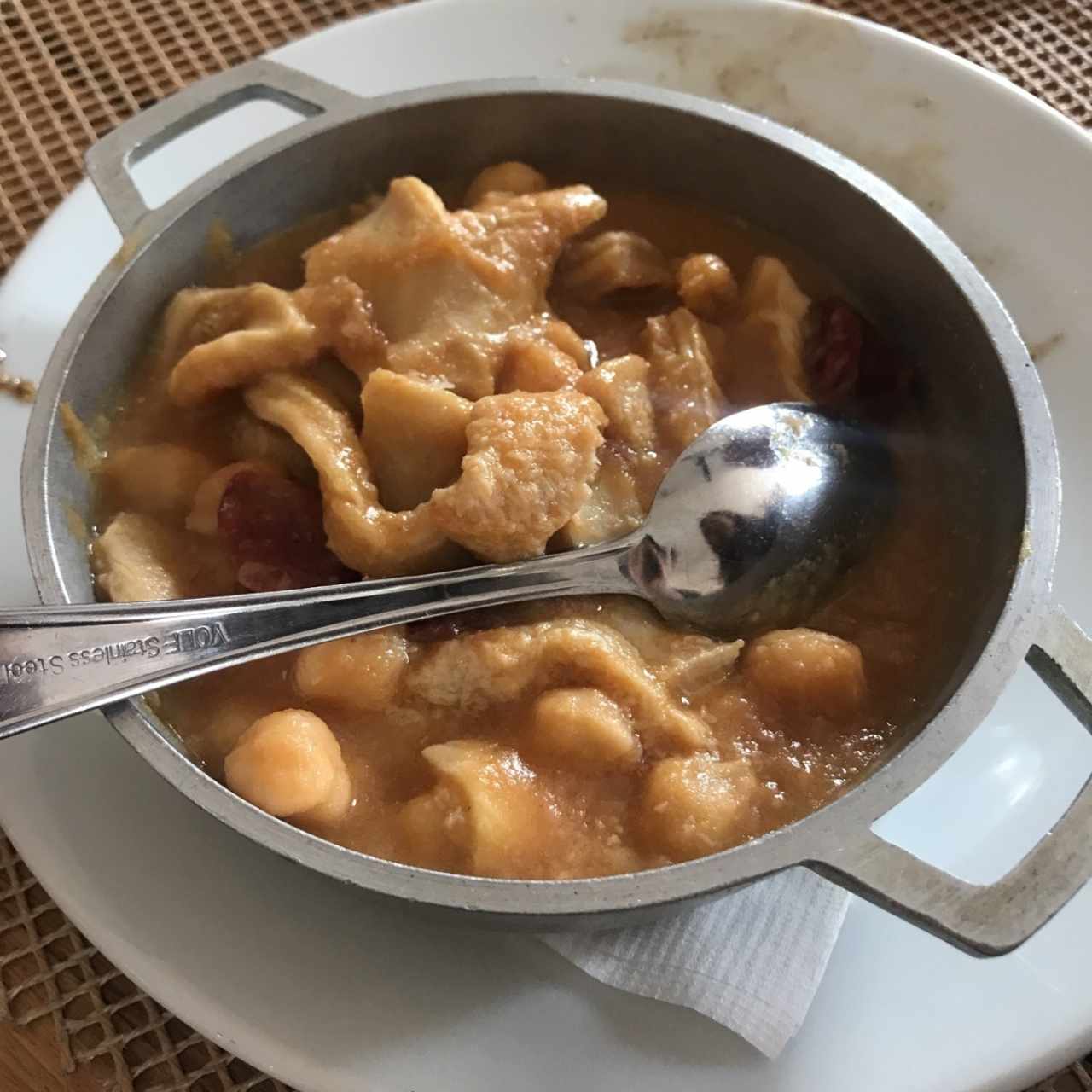 callos con garbanzo y chorizo español