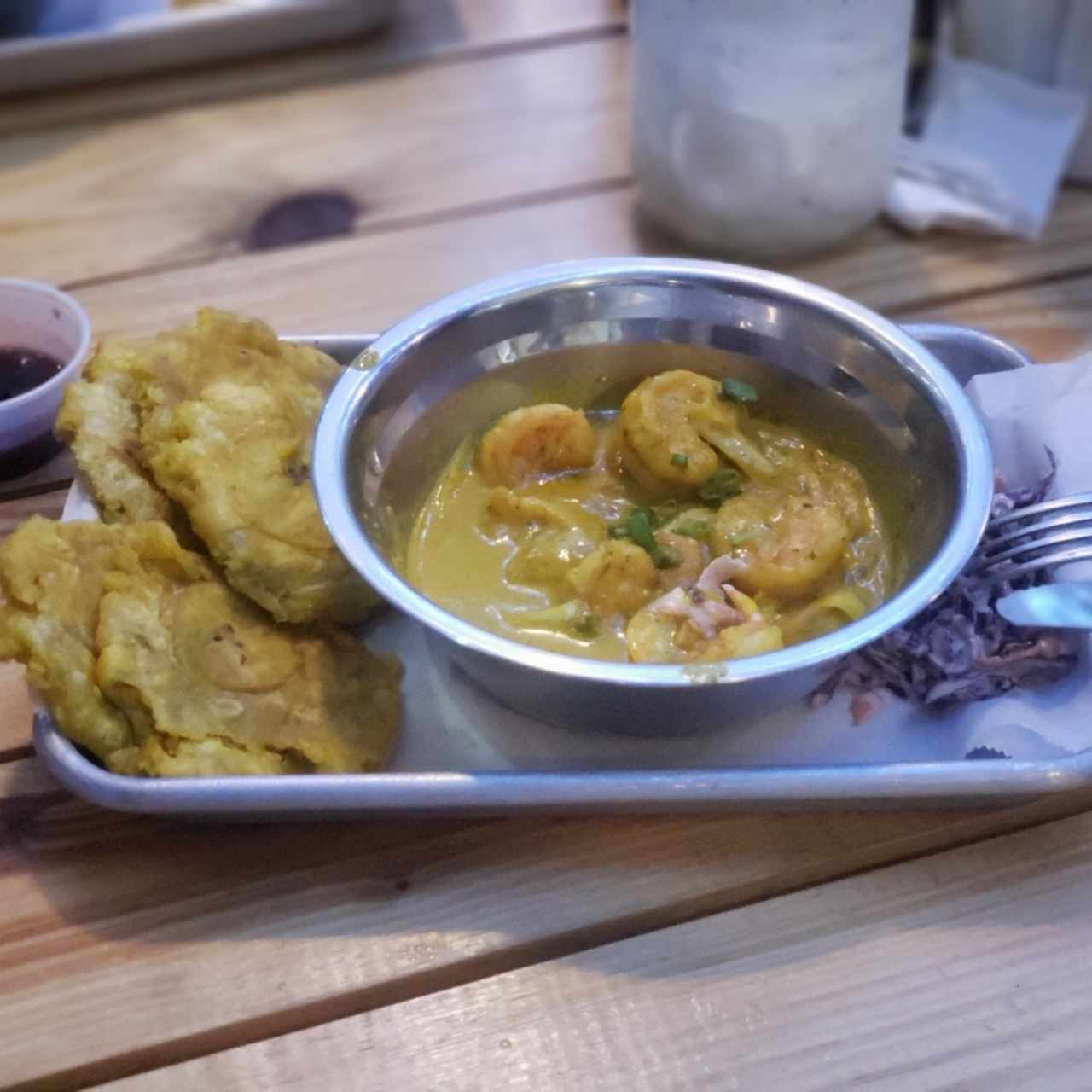 Camarones en Salsa de coco con patacones (Especial del día)