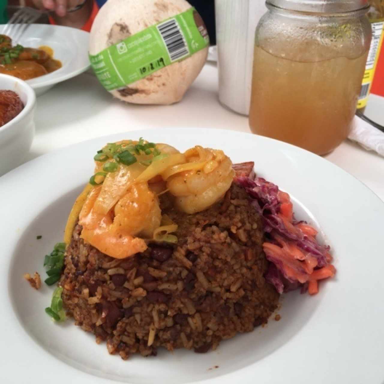 One Pad (arroz con coco, frijoles, chicharron de cerdo con camarones, platano en tentacion y raspadura con limon