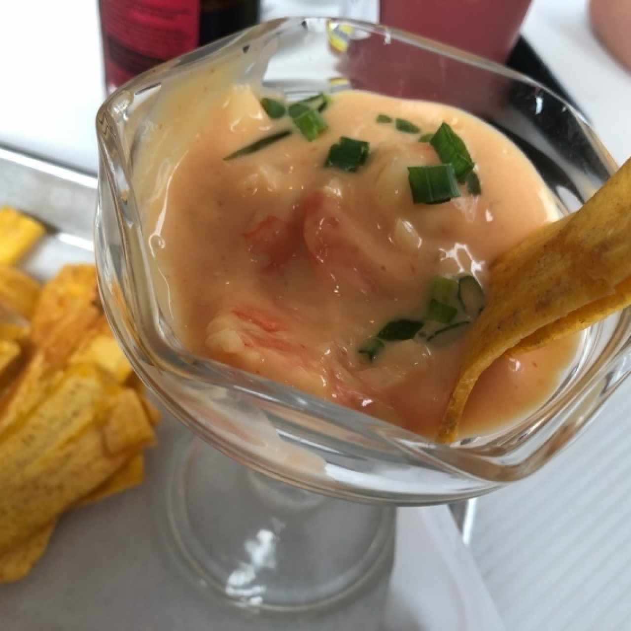Ceviche gourmet de camarones con chips