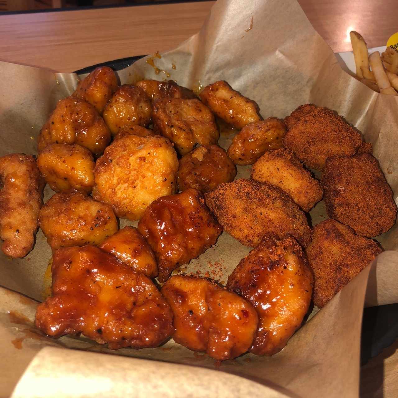 Boneless - chipotle, honey bbq y bourbon honey mustard