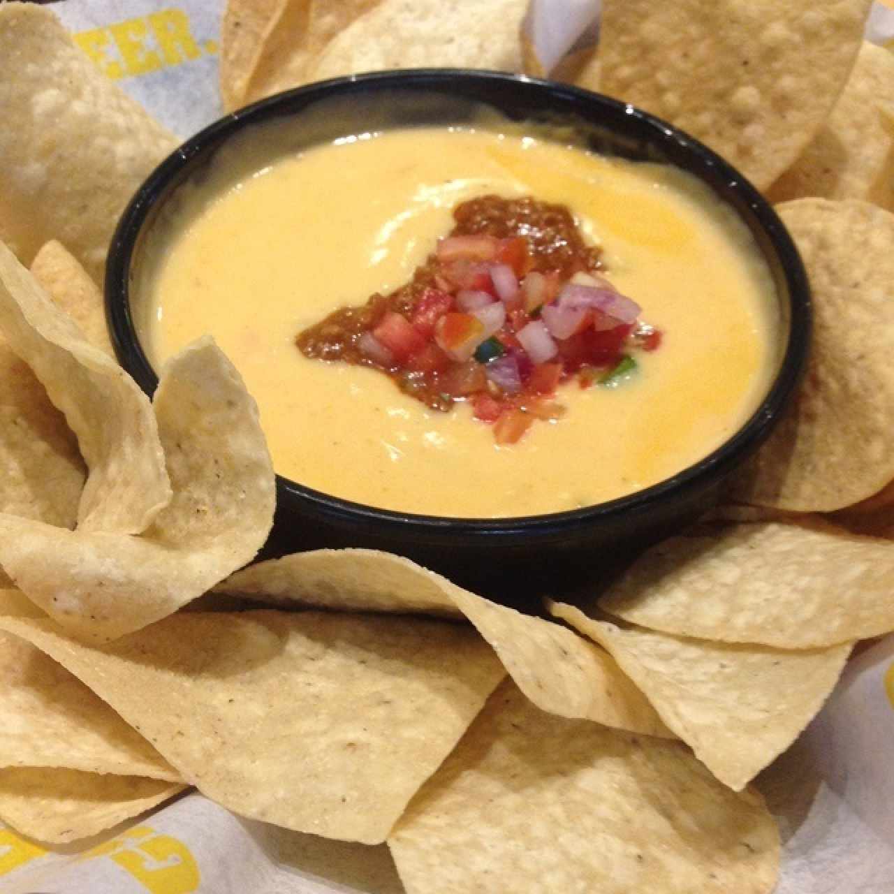 chili queso Dip