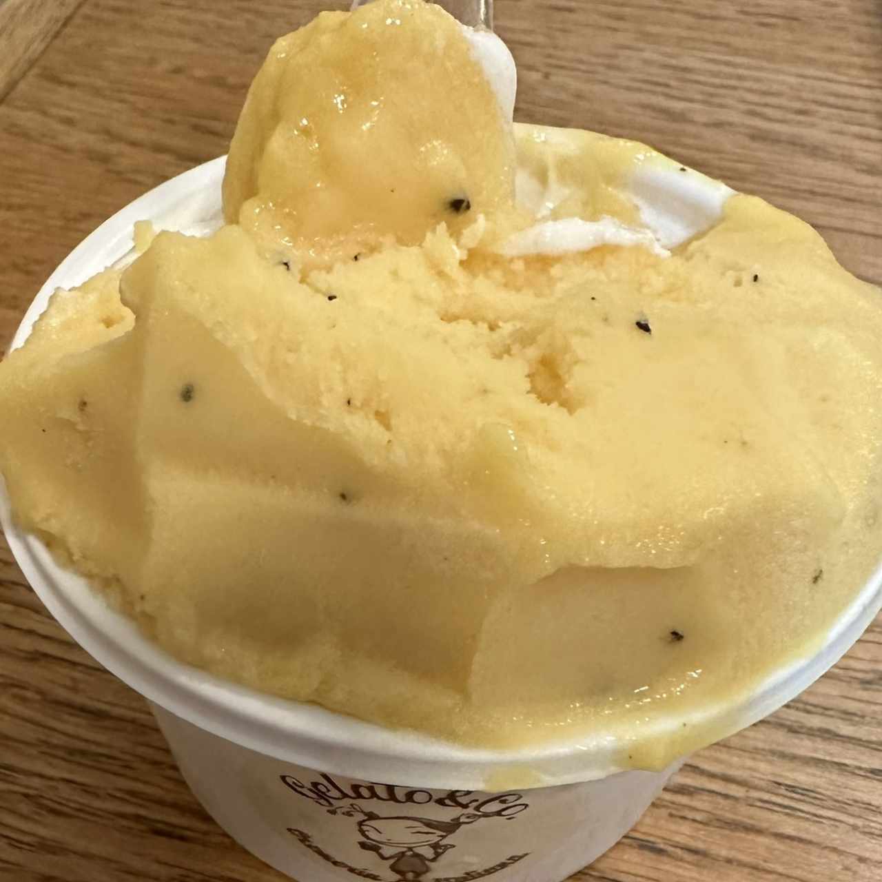 Helado de Maracuyá y Ron con Pasas