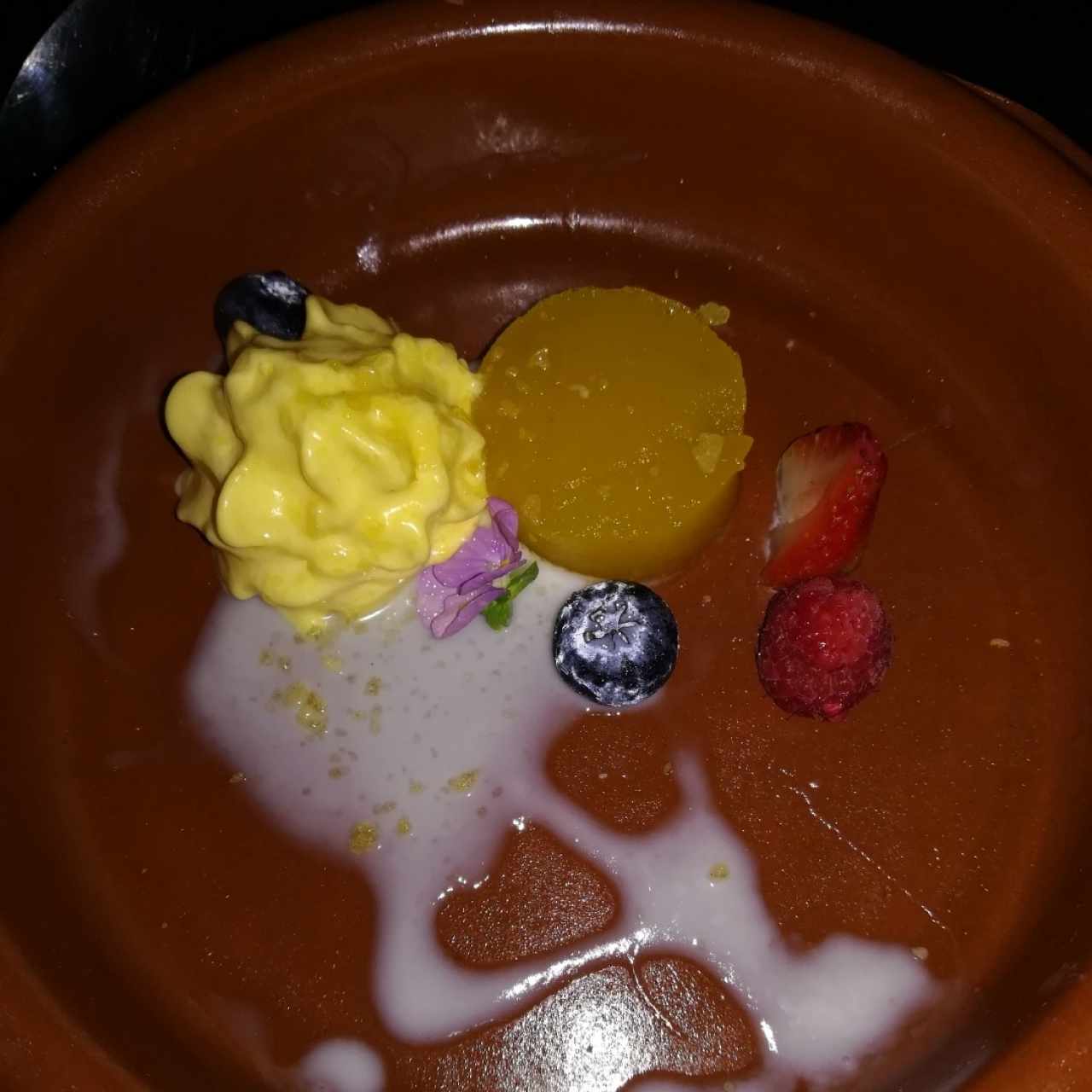 Mango Explosivo, Gelatina de Mango, Helado de Yogurt y Popping Sugar