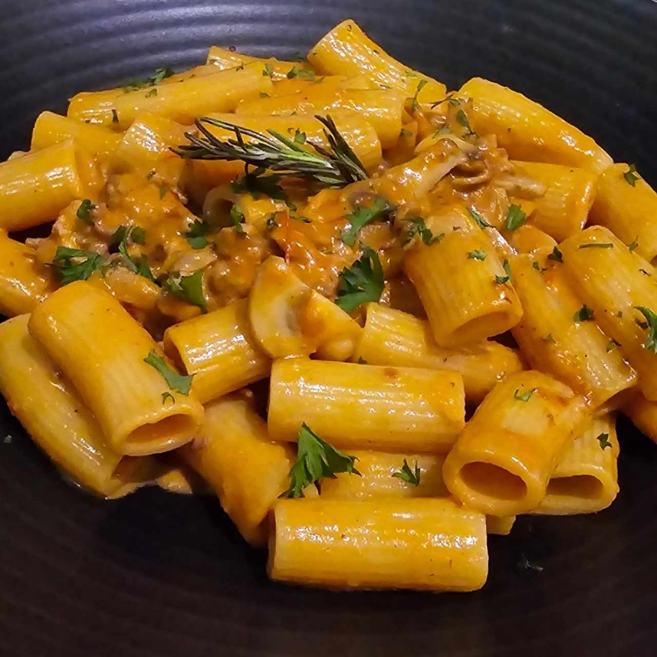 Pasta Tradizionale - Rigatoni Alla Boscaiolla