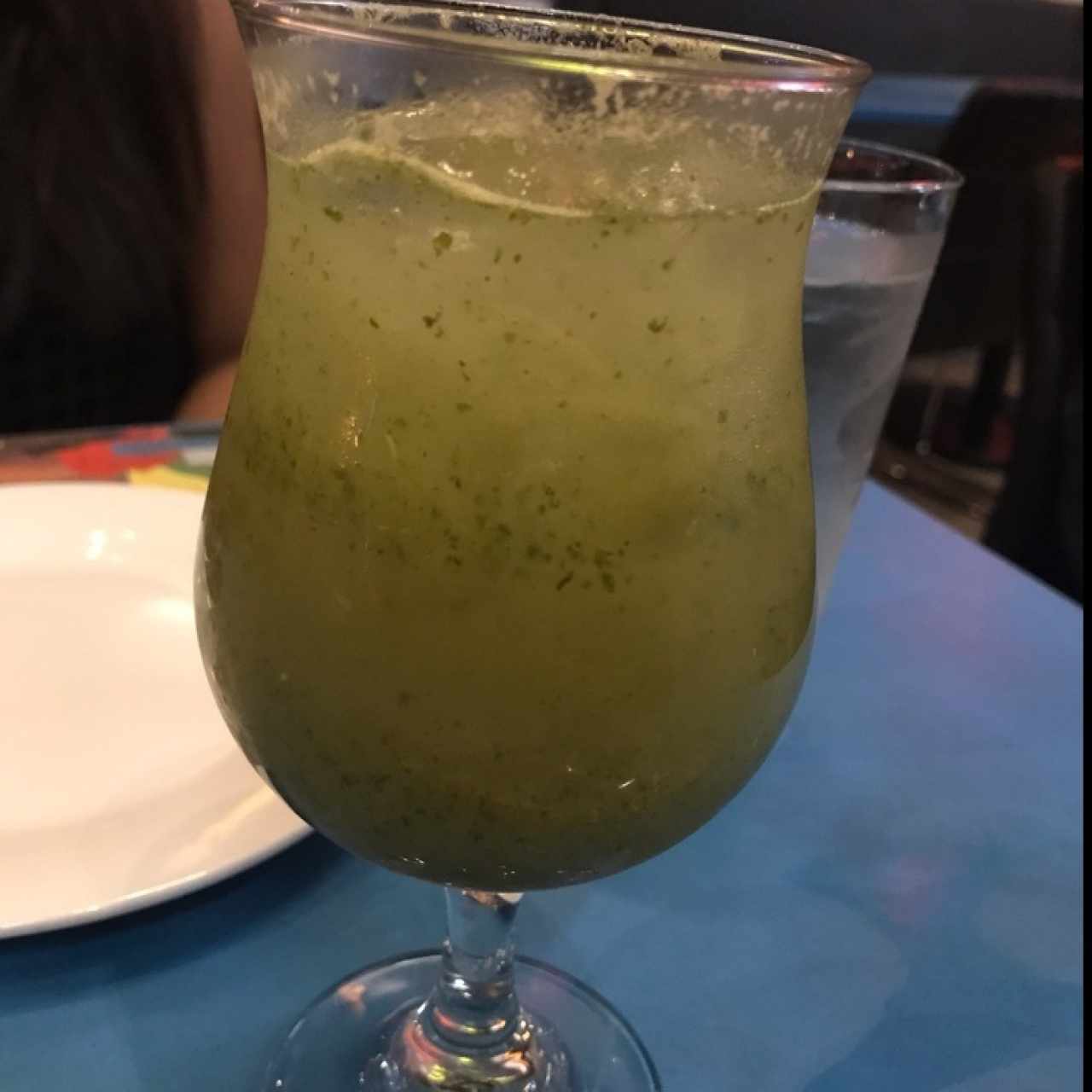 limonada con hierba buena