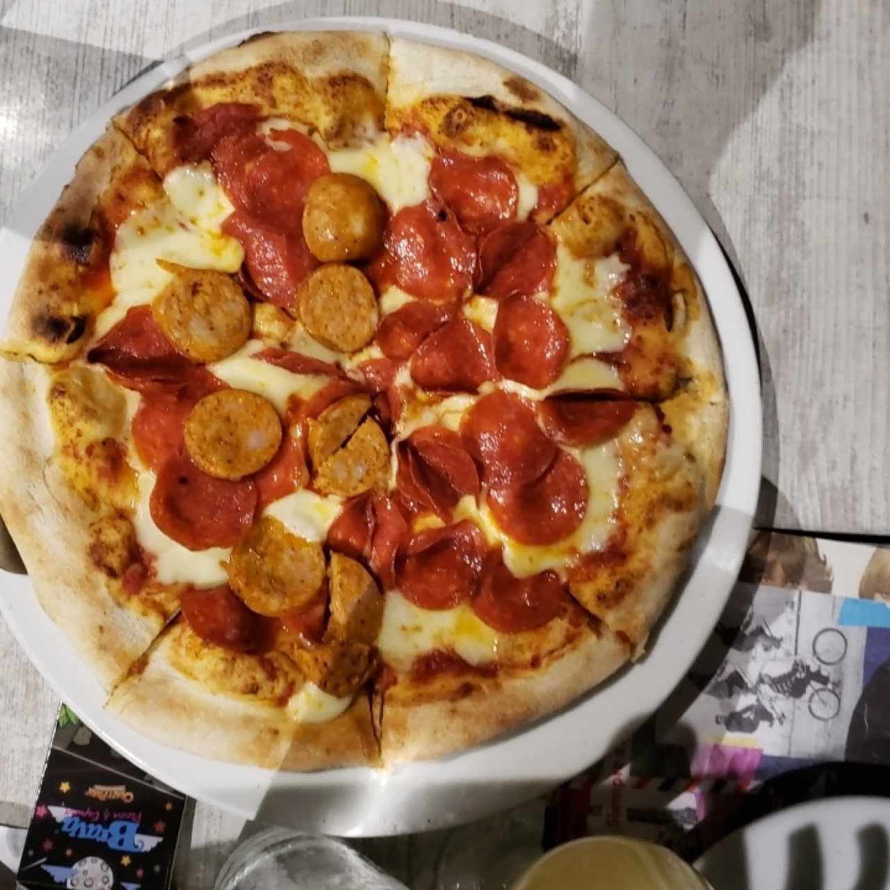 pizza de pepperoni y chorizo español
