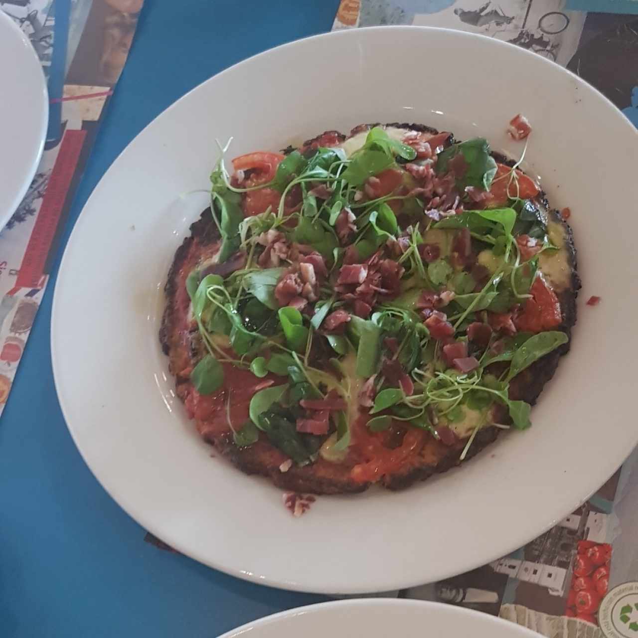 pizza de masa de coliflor capressa