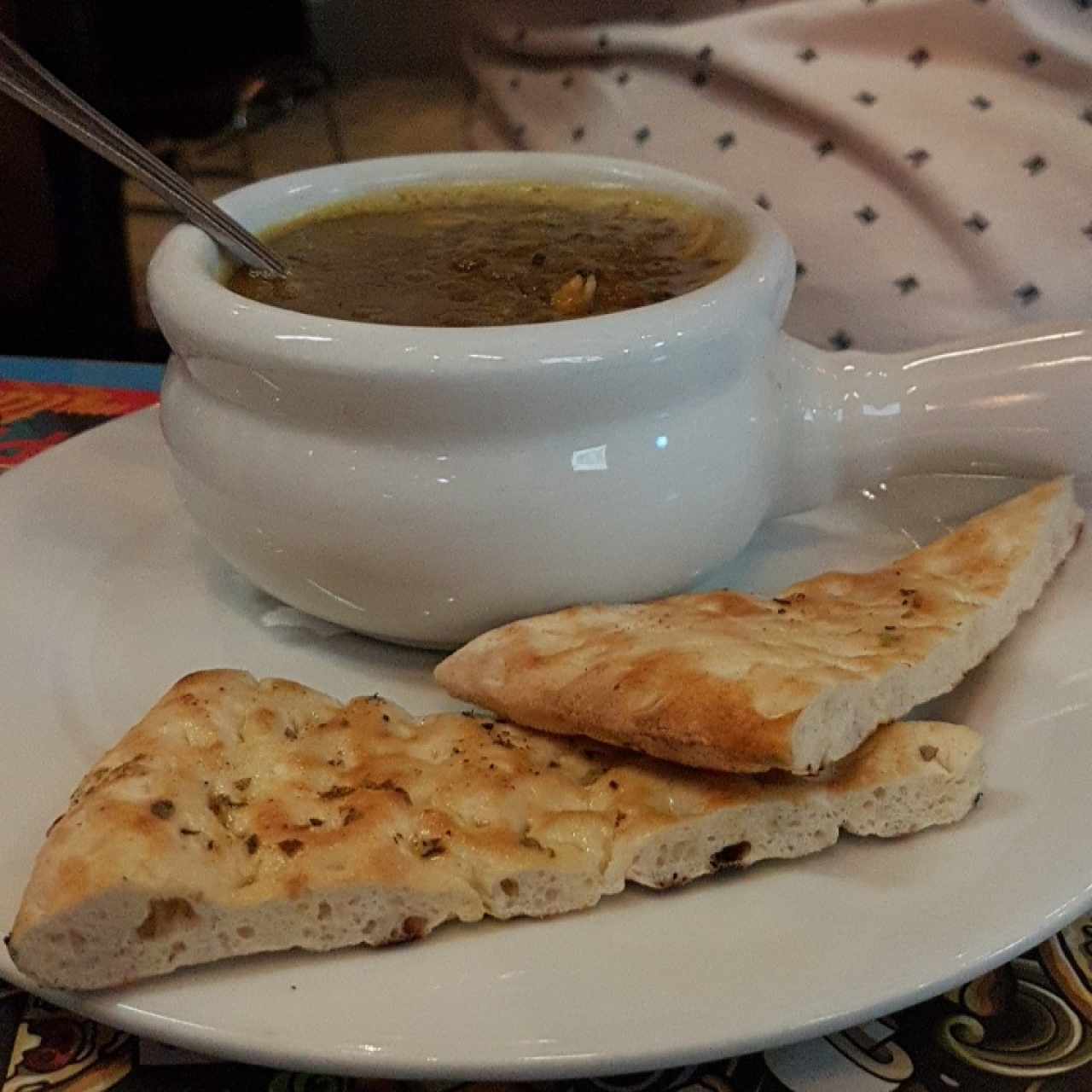 Sopa de lenteja con pollo