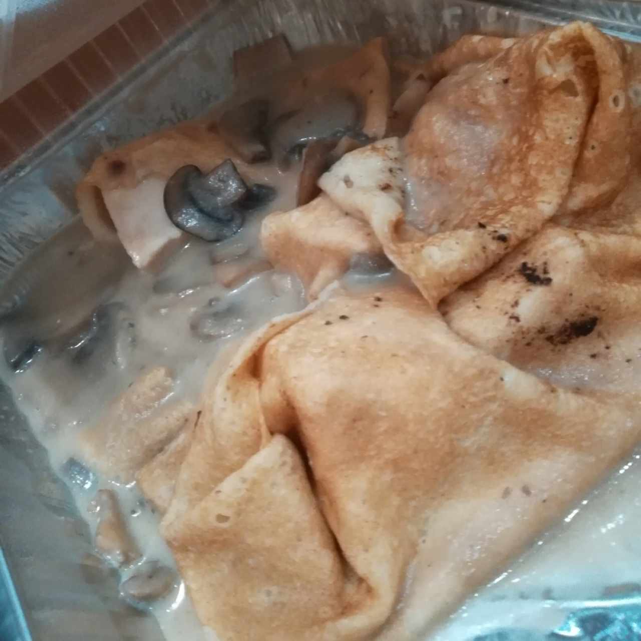 Crepe de Pollo & Champiñones con Queso