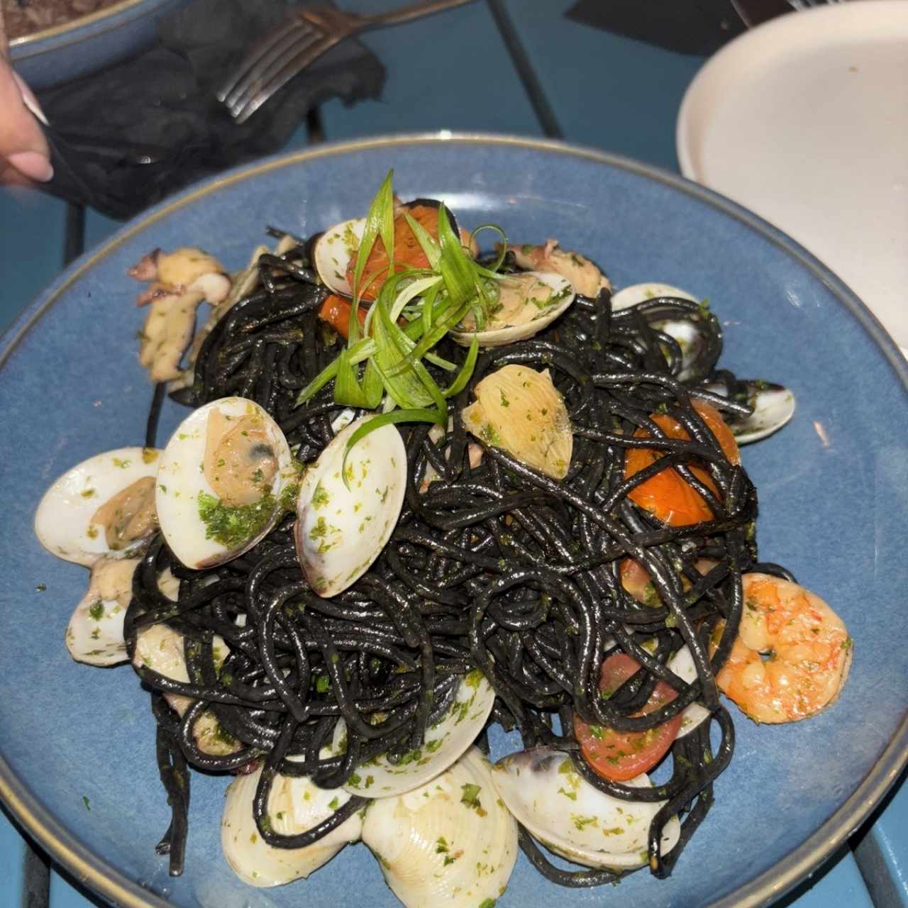 Pasta Negra con Mariscos