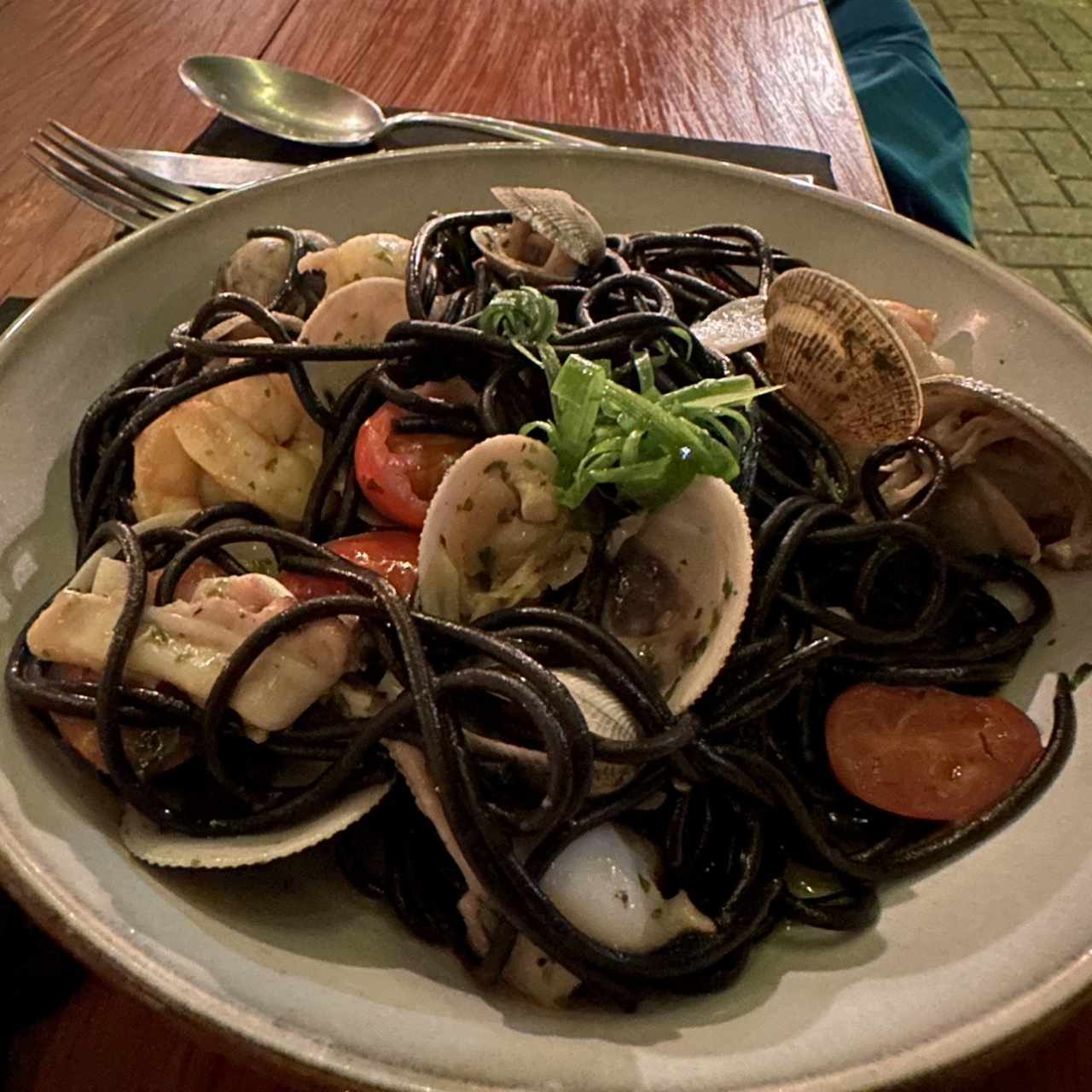 Spaguetty de mariscos en salsa de calamar