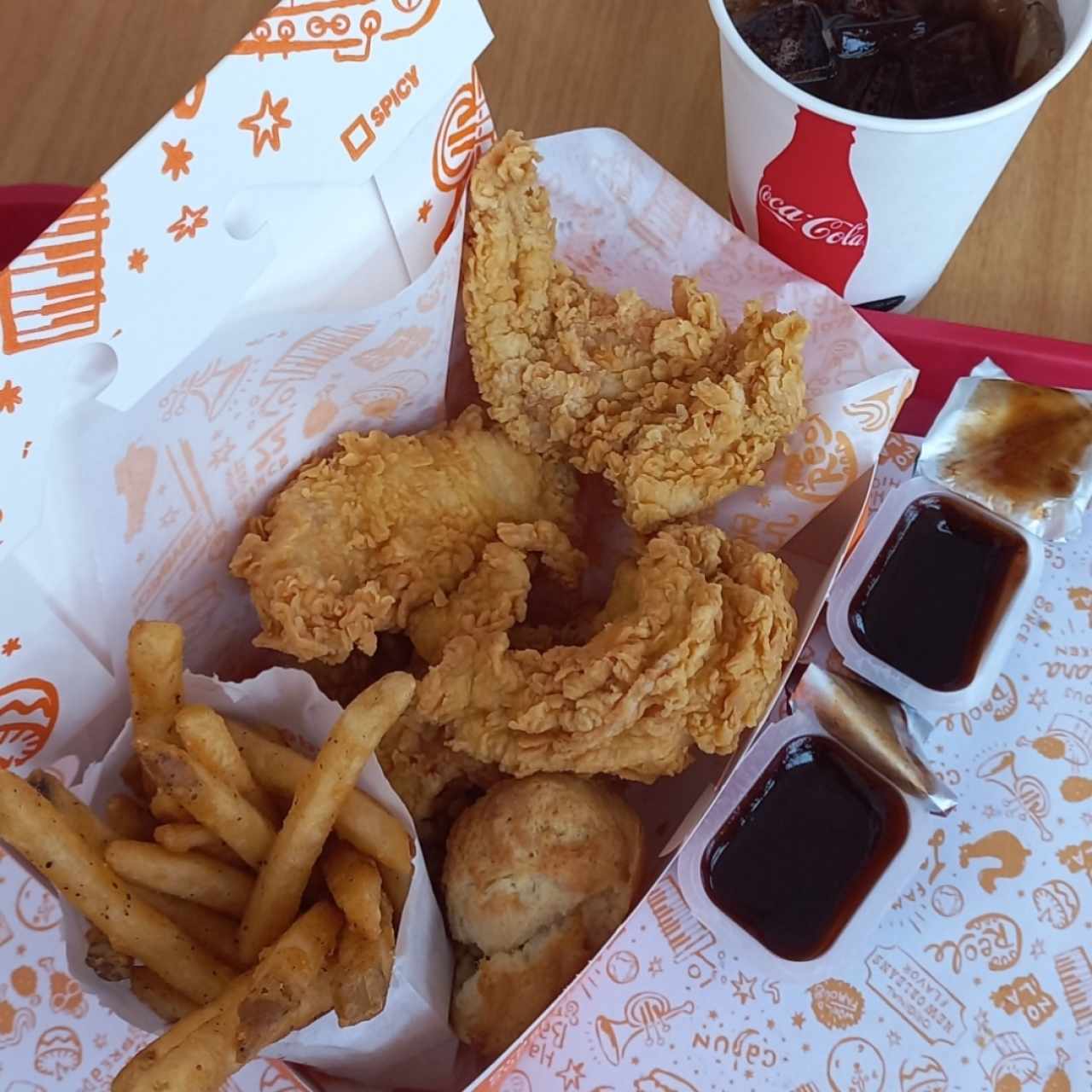 Combo 3 tenders con papas cajun