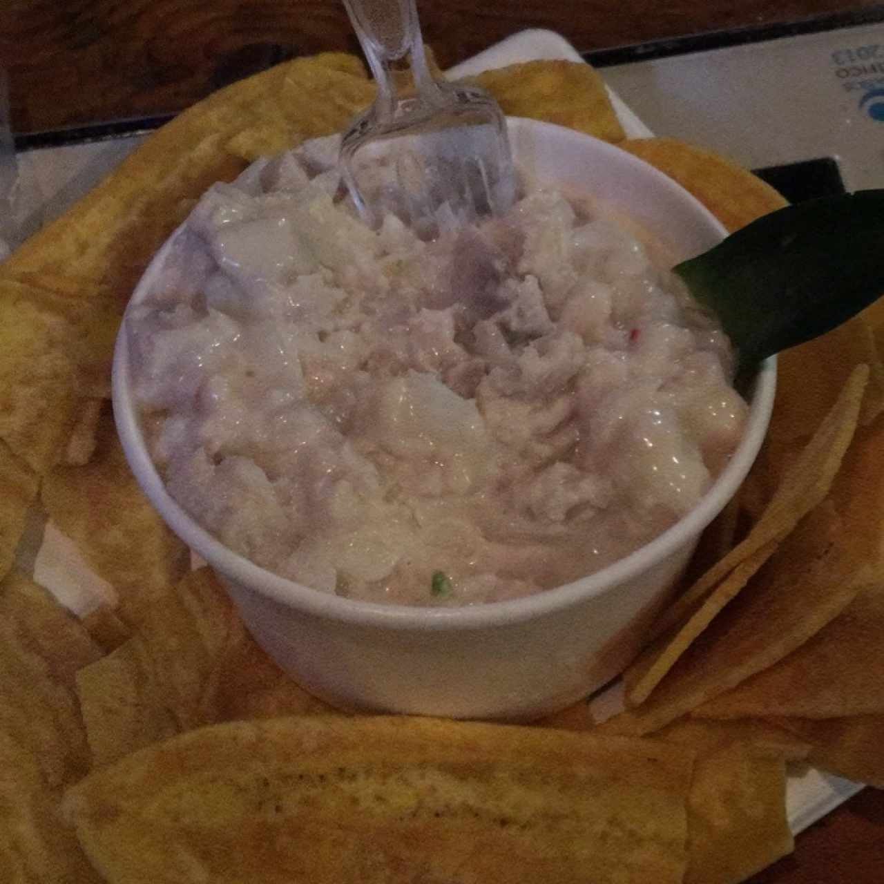 ceviche de corvina con salsa inglesa de coco