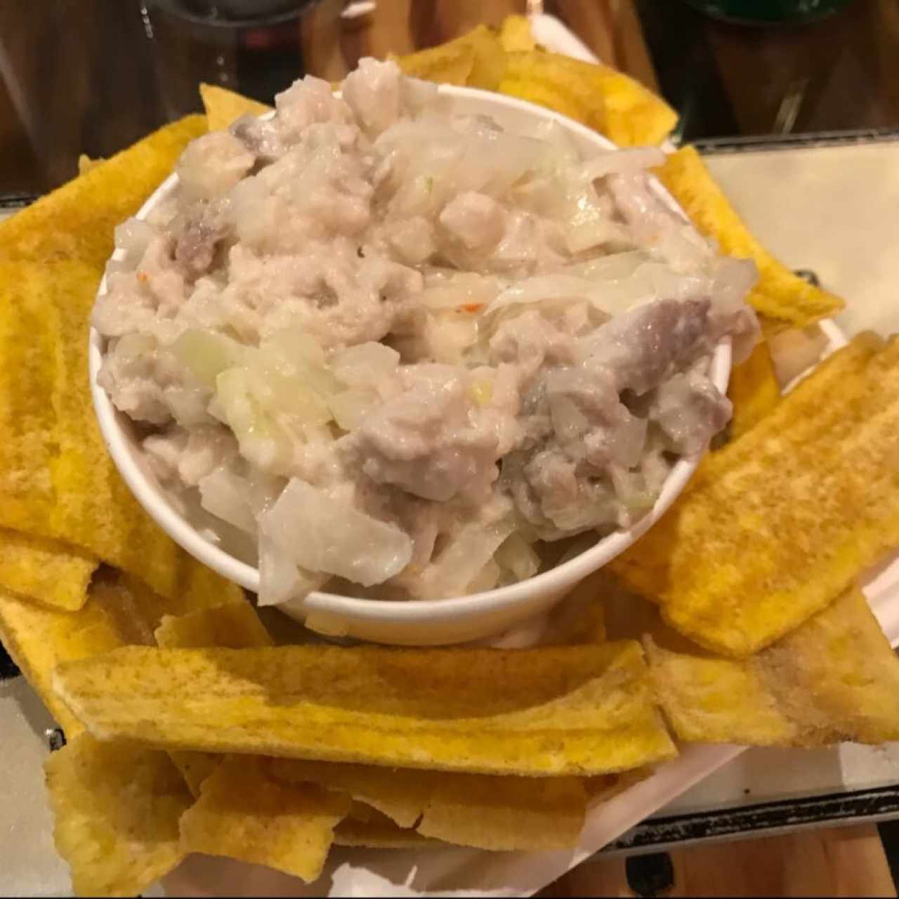 ceviche de corvina/ salsa: Inglesa de coco