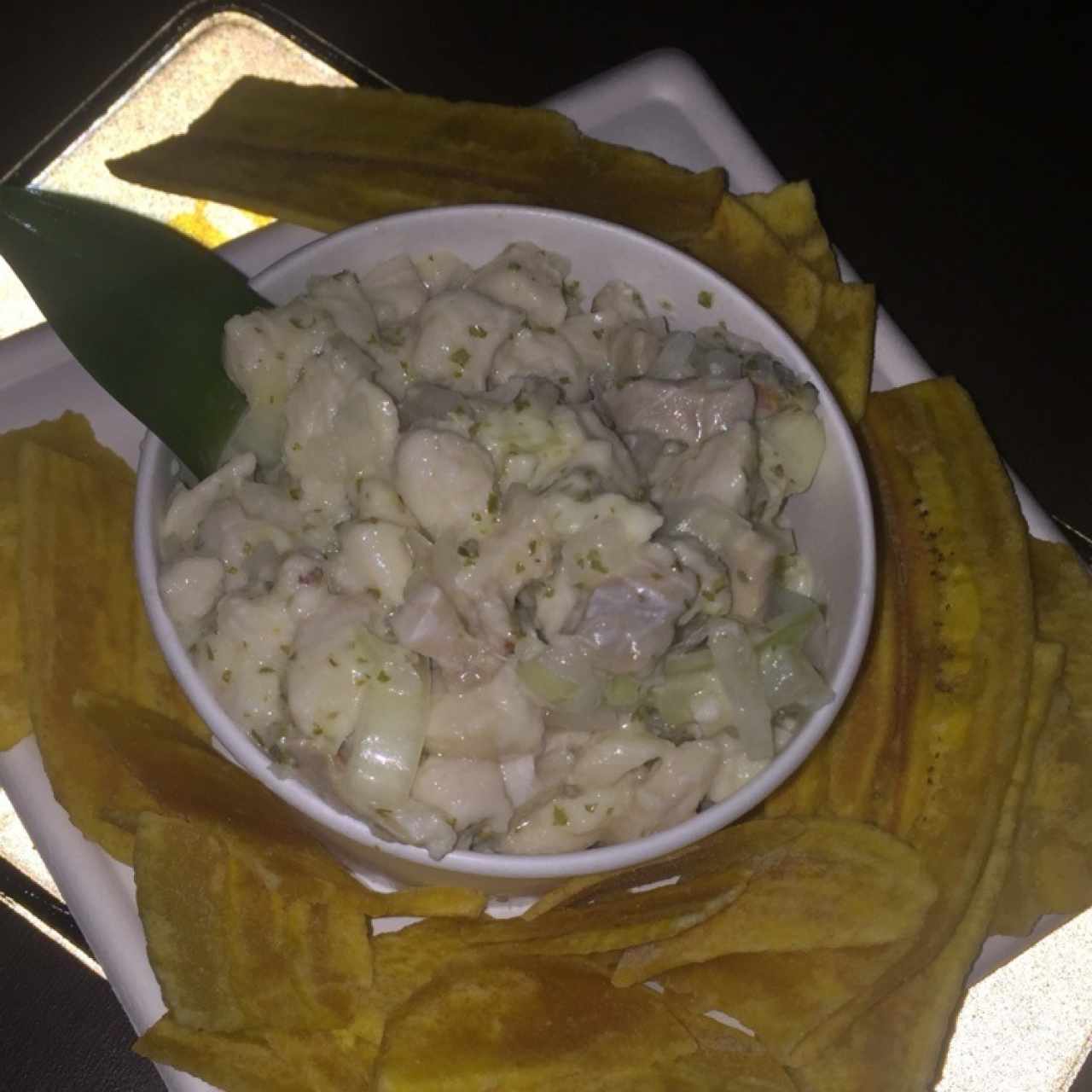 Ceviche de corvina con salsa chimi churri